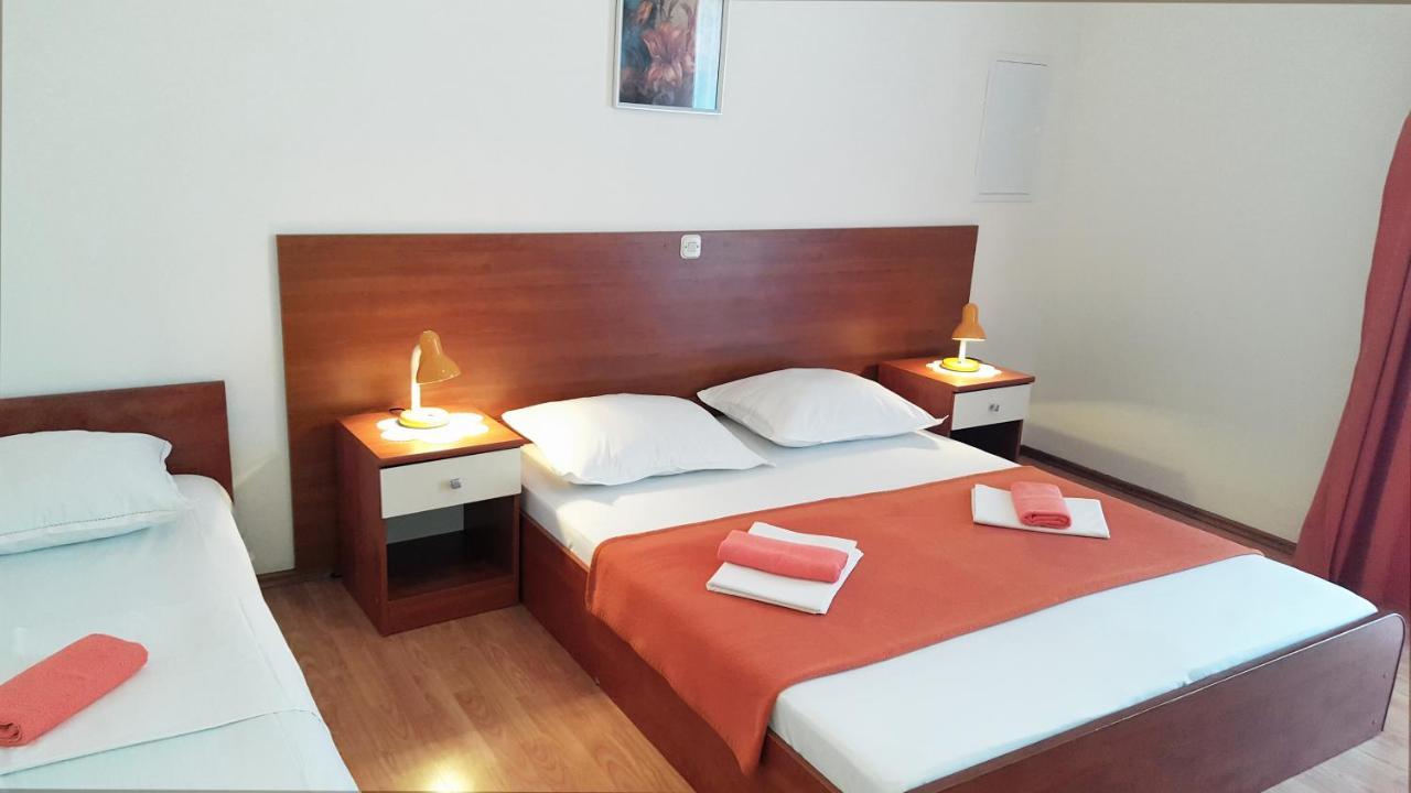 Apartments With A Parking Space Gradac, Makarska - 11332 Carnac Ngoại thất bức ảnh